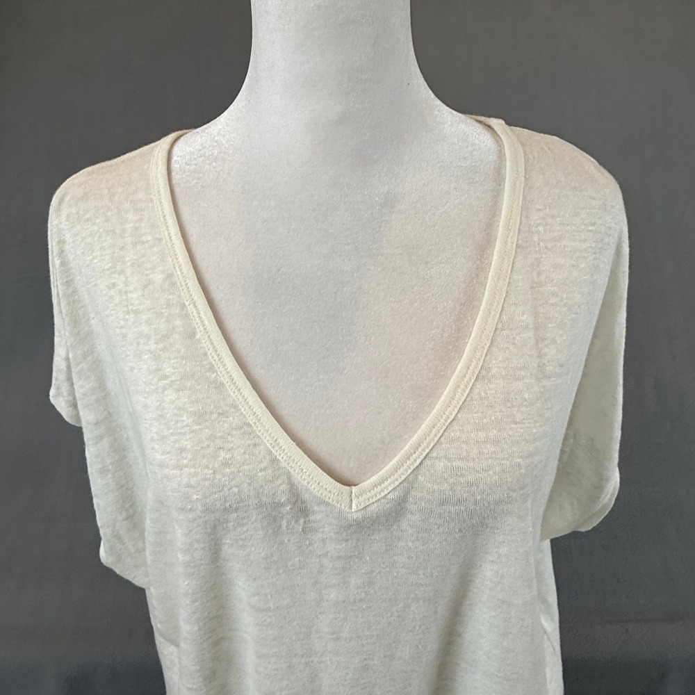 Vince Linen V-Neck T-Shirt Women Medium Off-White Slub Knit Relaxed Coastal Chic - Picture 2 of 11